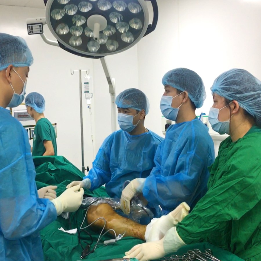 Hình ảnh tin tức PHẪU THUẬT NỘI SOI KHỚP GỐI TẠO HÌNH SỤN CHÊM VÀ LÀM SẠCH KHỚP GỐI